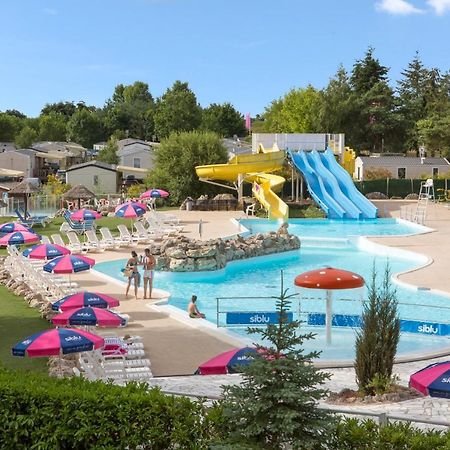 Camping Officiel Siblu Domaine De Dugny Onzain Exterior foto