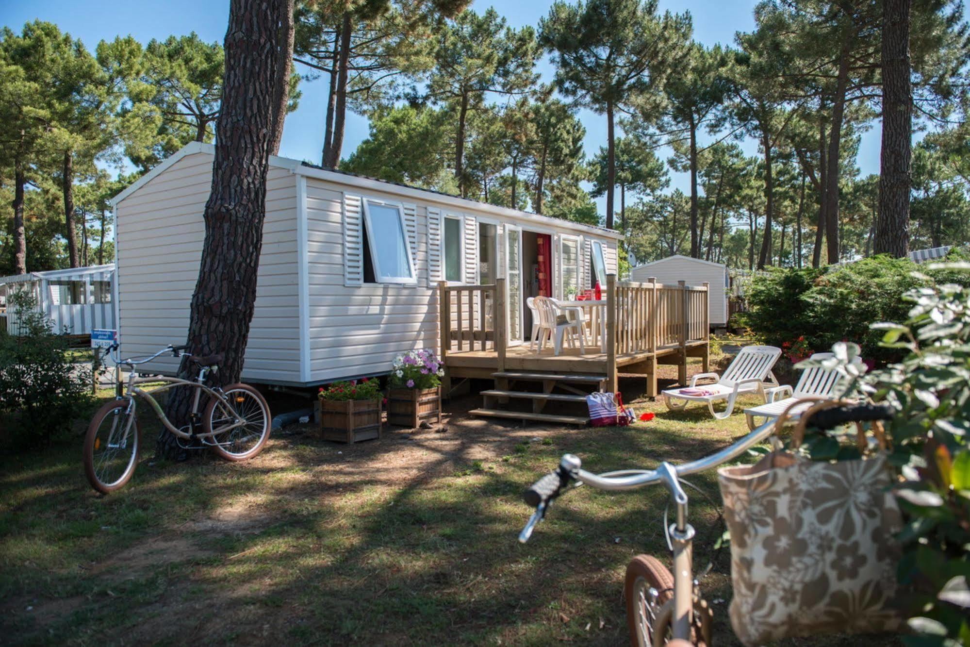 Camping Officiel Siblu Domaine De Dugny Onzain Exterior foto