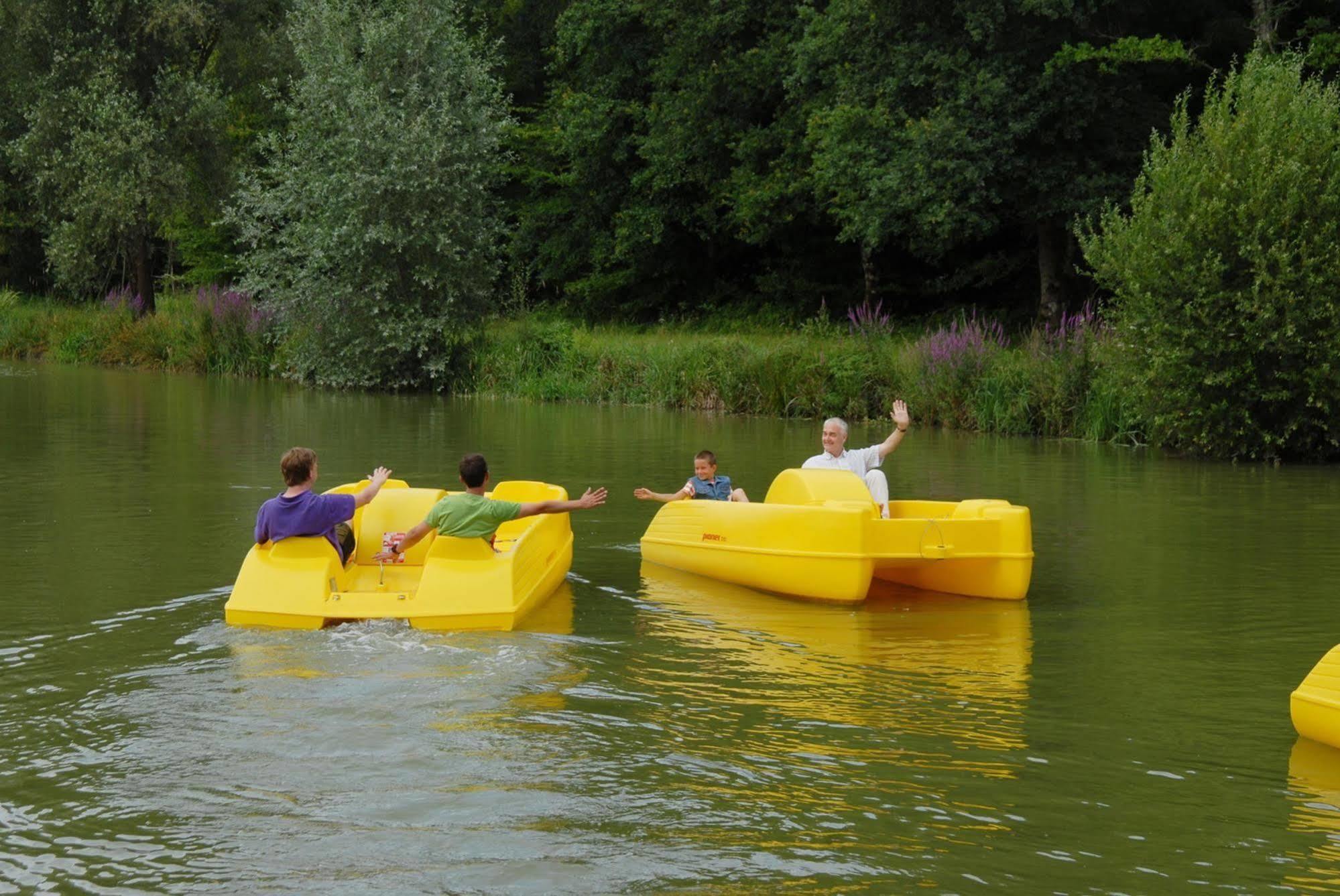 Camping Officiel Siblu Domaine De Dugny Onzain Exterior foto