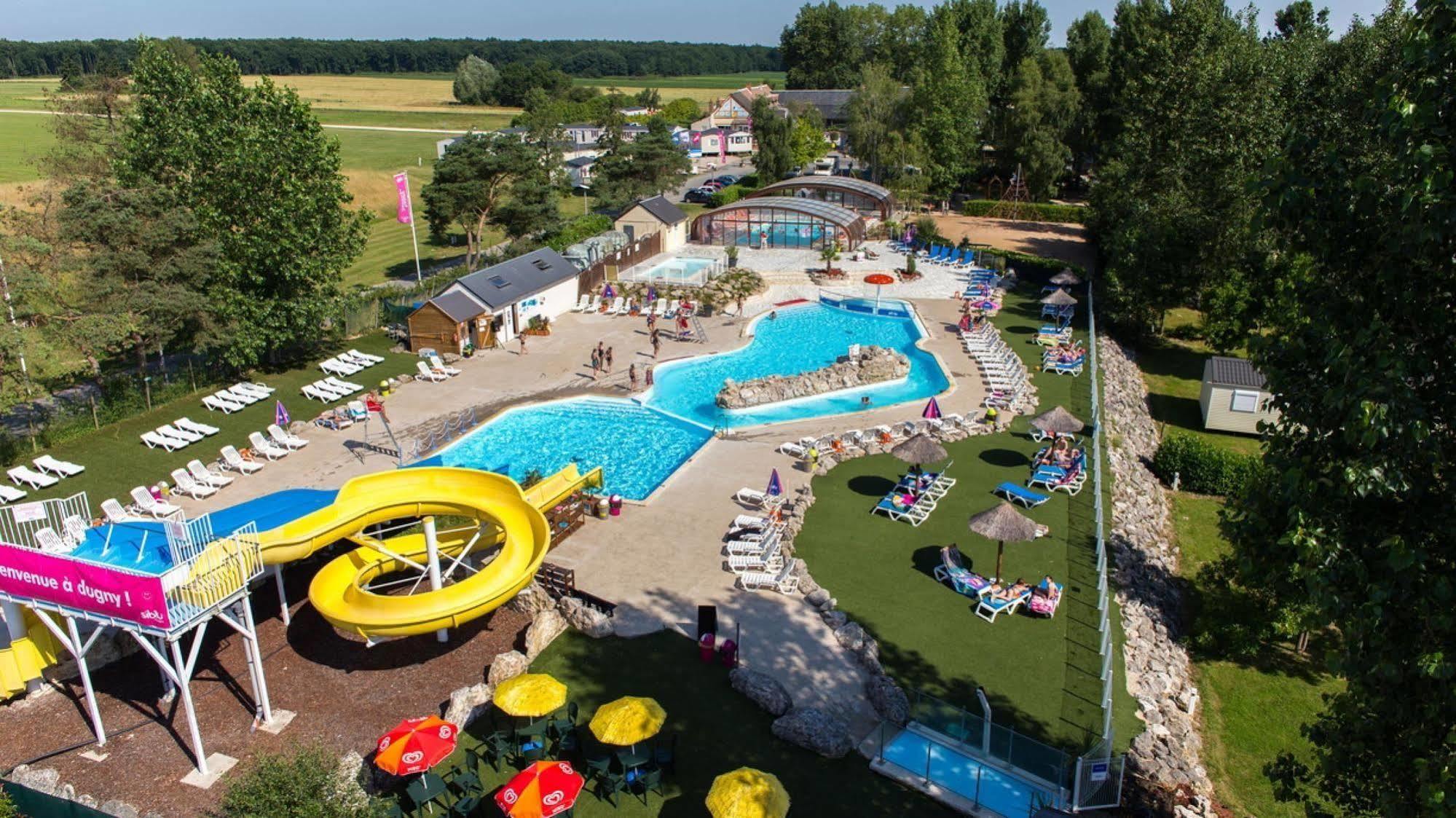 Camping Officiel Siblu Domaine De Dugny Onzain Exterior foto