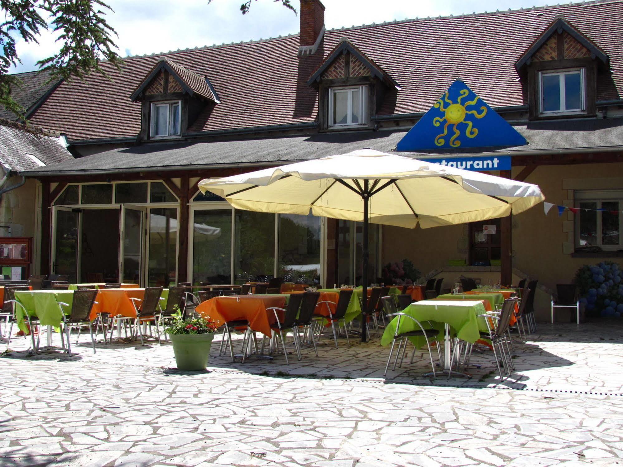 Camping Officiel Siblu Domaine De Dugny Onzain Exterior foto