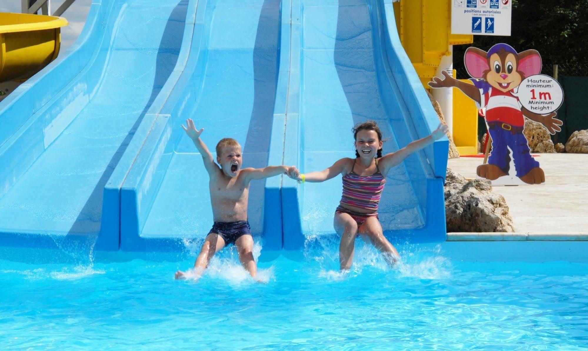 Camping Officiel Siblu Domaine De Dugny Onzain Exterior foto